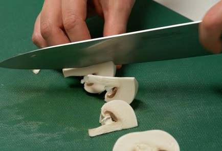 Фото шага рецепта Салат с шампиньонами 140232 шаг 4  