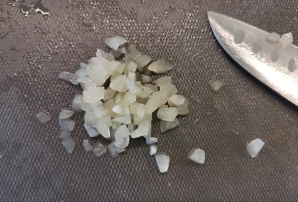 Фото шага рецепта Салат с солеными огурцами 189933 шаг 7