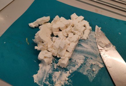 Фото шага рецепта Салат с сыром фета 186570 шаг 9  