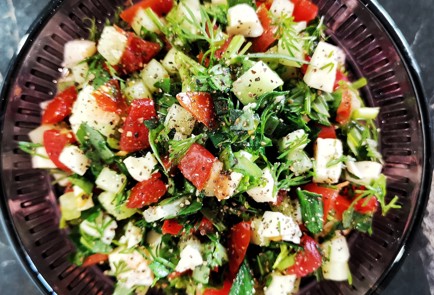 Фото шага рецепта Салат с сыром сулугуни 173579 шаг 11  