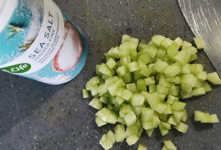 Фото шага рецепта Салат с сыром сулугуни 173579 шаг 2  