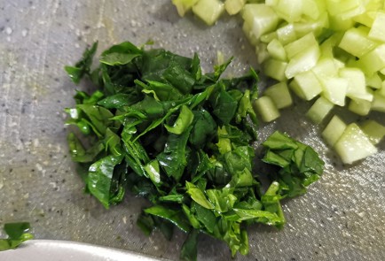 Фото шага рецепта Салат с сыром сулугуни 173579 шаг 3  