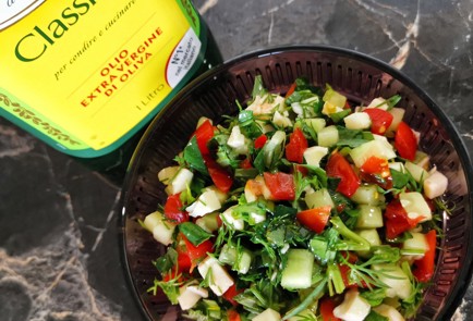 Фото шага рецепта Салат с сыром сулугуни 173579 шаг 9  