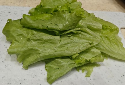 Фото шага рецепта Салат с тунцом и авокадо 191380 шаг 5  