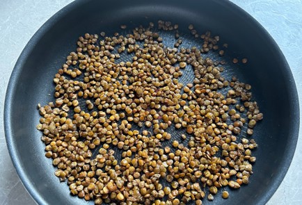 Фото шага рецепта Салат с тунцом и чечевицей 174242 шаг 7  