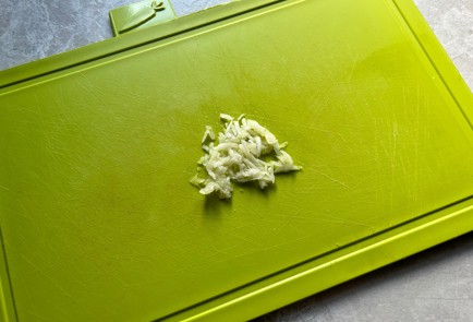 Фото шага рецепта Салат с тунцом и молодым картофелем 174126 шаг 7  