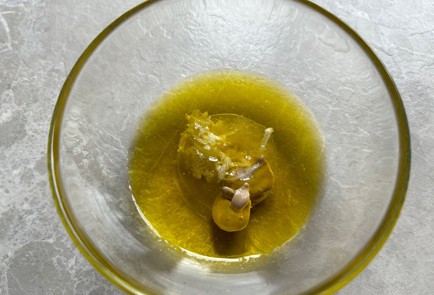 Фото шага рецепта Салат с тунцом и молодым картофелем 174126 шаг 8  