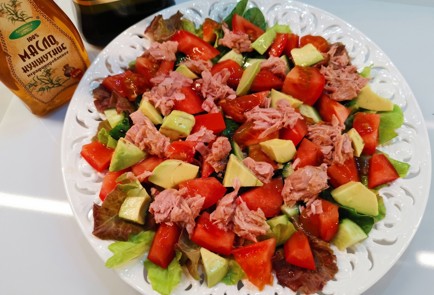 Фото шага рецепта Салат с тунцом и помидорами 190896 шаг 10  