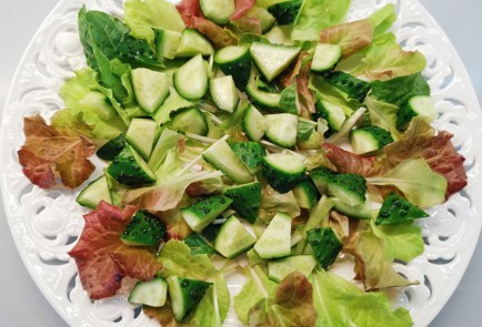 Фото шага рецепта Салат с тунцом и помидорами 190896 шаг 3  