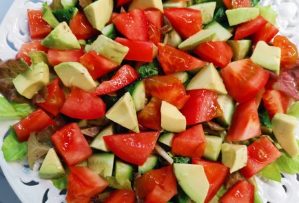 Фото шага рецепта Салат с тунцом и помидорами 190896 шаг 8  