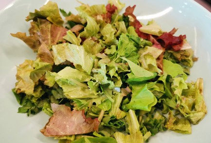 Фото шага рецепта Салат с тунцом и яйцом 186545 шаг 5  