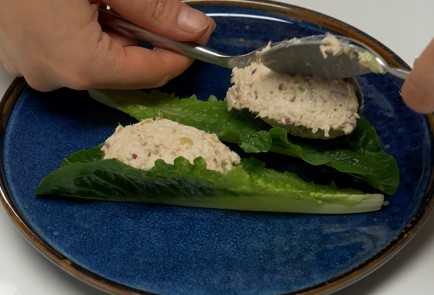 Фото шага рецепта Салат с тунцом 139961 шаг 3  