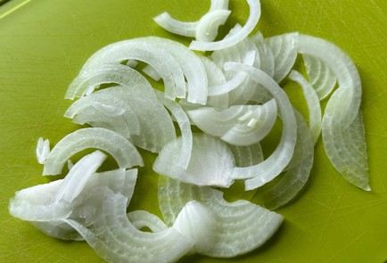 Фото шага рецепта Салат с тунцом 174274 шаг 5  