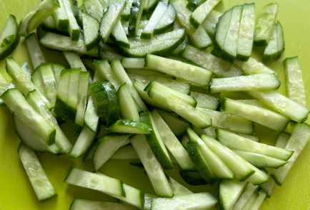 Фото шага рецепта Салат с тунцом 174274 шаг 6  