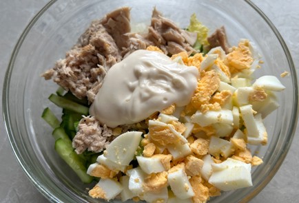 Фото шага рецепта Салат с тунцом 174274 шаг 8  