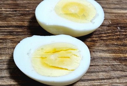 Фото шага рецепта Салат с тунцом 188683 шаг 6  