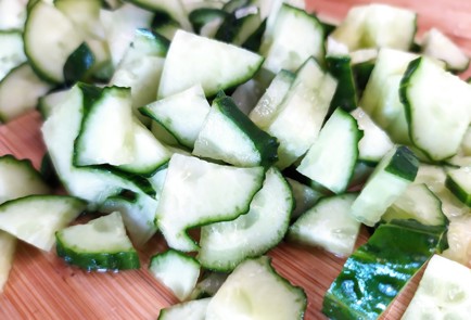 Фото шага рецепта Салат с творогом редисом и свежим огурцом 189207 шаг 2  