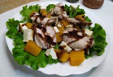 Фото шага рецепта Салат с тыквой индейкой и фетой 190411 шаг 10  