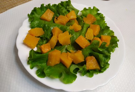 Фото шага рецепта Салат с тыквой индейкой и фетой 190411 шаг 5  