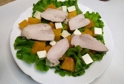 Фото шага рецепта Салат с тыквой индейкой и фетой 190411 шаг 8  