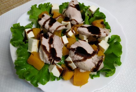 Фото шага рецепта Салат с тыквой индейкой и фетой 190411 шаг 9  