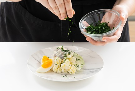 Фото шага рецепта Салат с устрицами 151700 шаг 4  