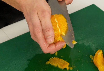 Фото шага рецепта Салат с утиной грудкой рукколой и клюквенным соусом 114447 шаг 3