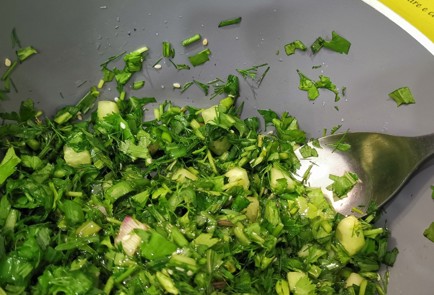 Фото шага рецепта Салат с вялеными помидорами 173691 шаг 4  