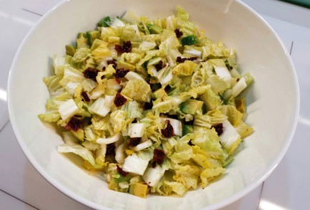 Фото шага рецепта Салат с вялеными помидорами 191329 шаг 10  