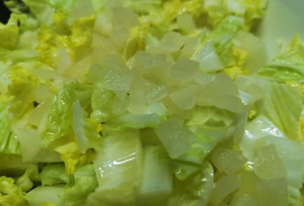 Фото шага рецепта Салат с вялеными помидорами 191329 шаг 3  