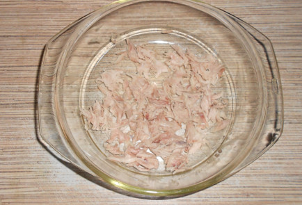 Фото шага рецепта Салат с зеленым горохом и курицей 152120 шаг 1  