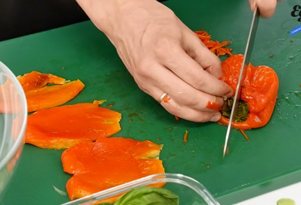 Фото шага рецепта Салат с жареным тофу и кунжутом 92166 шаг 2  