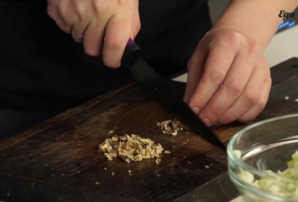 Фото шага рецепта Салат Счастливого Рождества католики 126313 шаг 2  