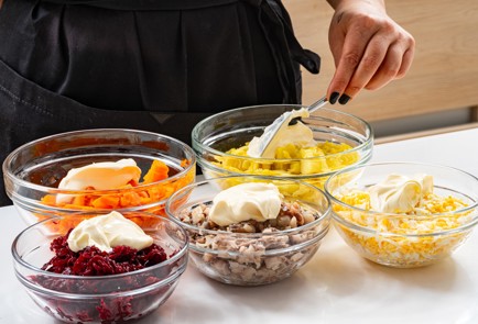 Фото шага рецепта Салат шуба с селедкой 187802 шаг 8