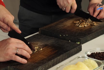 Фото шага рецепта Салат Сладкий Роман 126312 шаг 2  