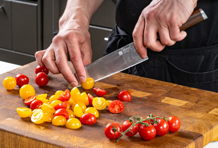 Фото шага рецепта Салат со шпинатом и страчателлой 191682 шаг 4  