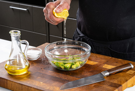 Фото шага рецепта Салат со шпинатом и страчателлой 191682 шаг 6  