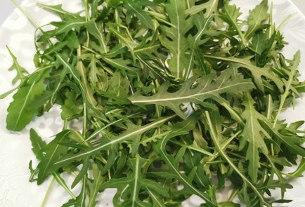 Фото шага рецепта Салат со слабосоленой семгой 175662 шаг 1  