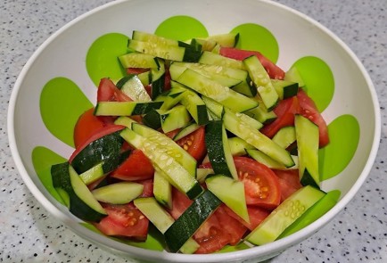 Фото шага рецепта Салат с фасолью спаржевой 190211 шаг 4  