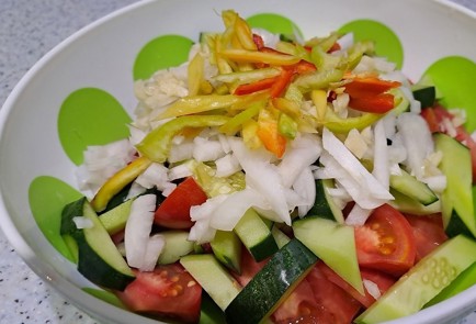 Фото шага рецепта Салат с фасолью спаржевой 190211 шаг 7  