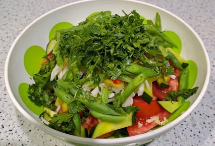 Фото шага рецепта Салат с фасолью спаржевой 190211 шаг 9  