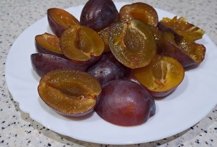 Фото шага рецепта Салат из свеклы со сливами и яблоками 190630 шаг 3  