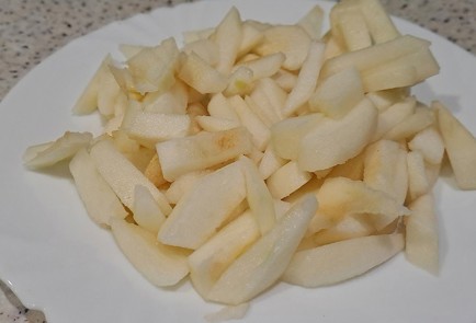 Фото шага рецепта Салат из свеклы со сливами и яблоками 190630 шаг 4  