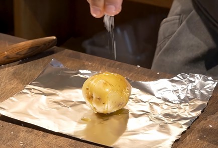 Фото шага рецепта Салат со вчерашней индейкой 140901 шаг 4  