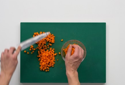 Фото шага рецепта Салат Столичный 151642 шаг 3  