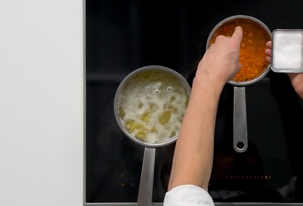 Фото шага рецепта Салат Столичный 151642 шаг 4  