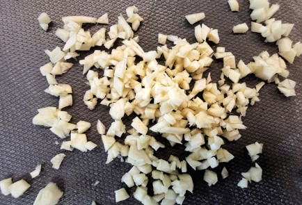 Фото шага рецепта Салат в нежном соусе из грибов шимеджи 151364 шаг 10  