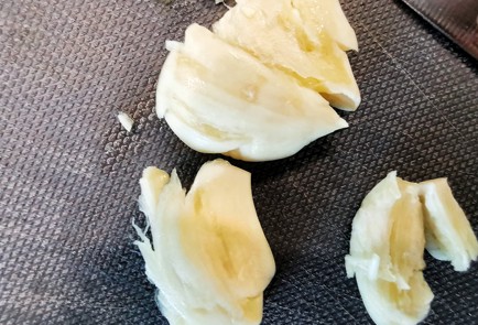 Фото шага рецепта Салат в нежном соусе из грибов шимеджи 151364 шаг 13  