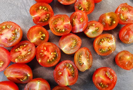 Фото шага рецепта Салат в нежном соусе из грибов шимеджи 151364 шаг 4  