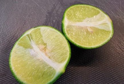 Фото шага рецепта Салат в нежном соусе из грибов шимеджи 151364 шаг 8  